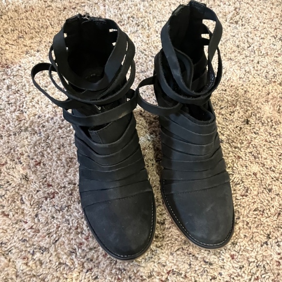 Free People Black/Gray Hybrid Strappy Ankle Booties Women’s Size 38 - Picture 3 of 10